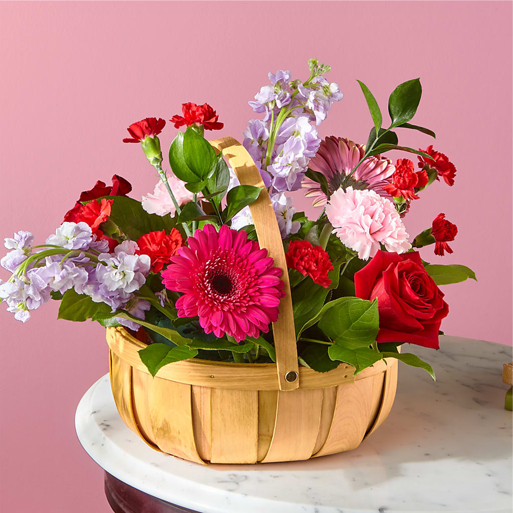 Pink Picnic Basket – More Than Flowers, Jackson MS