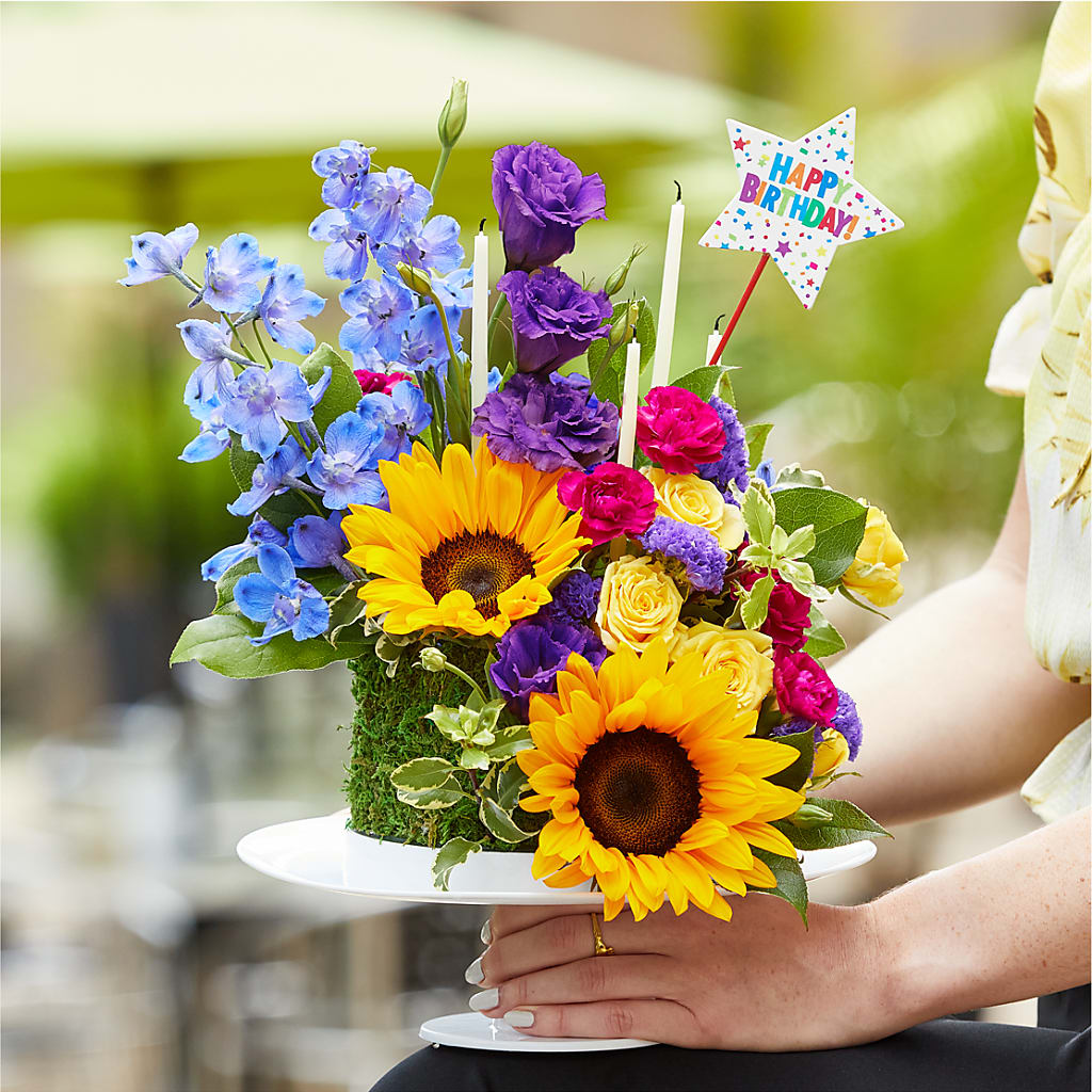Star of the Day Floral Cake – More Than Flowers, Jackson MS