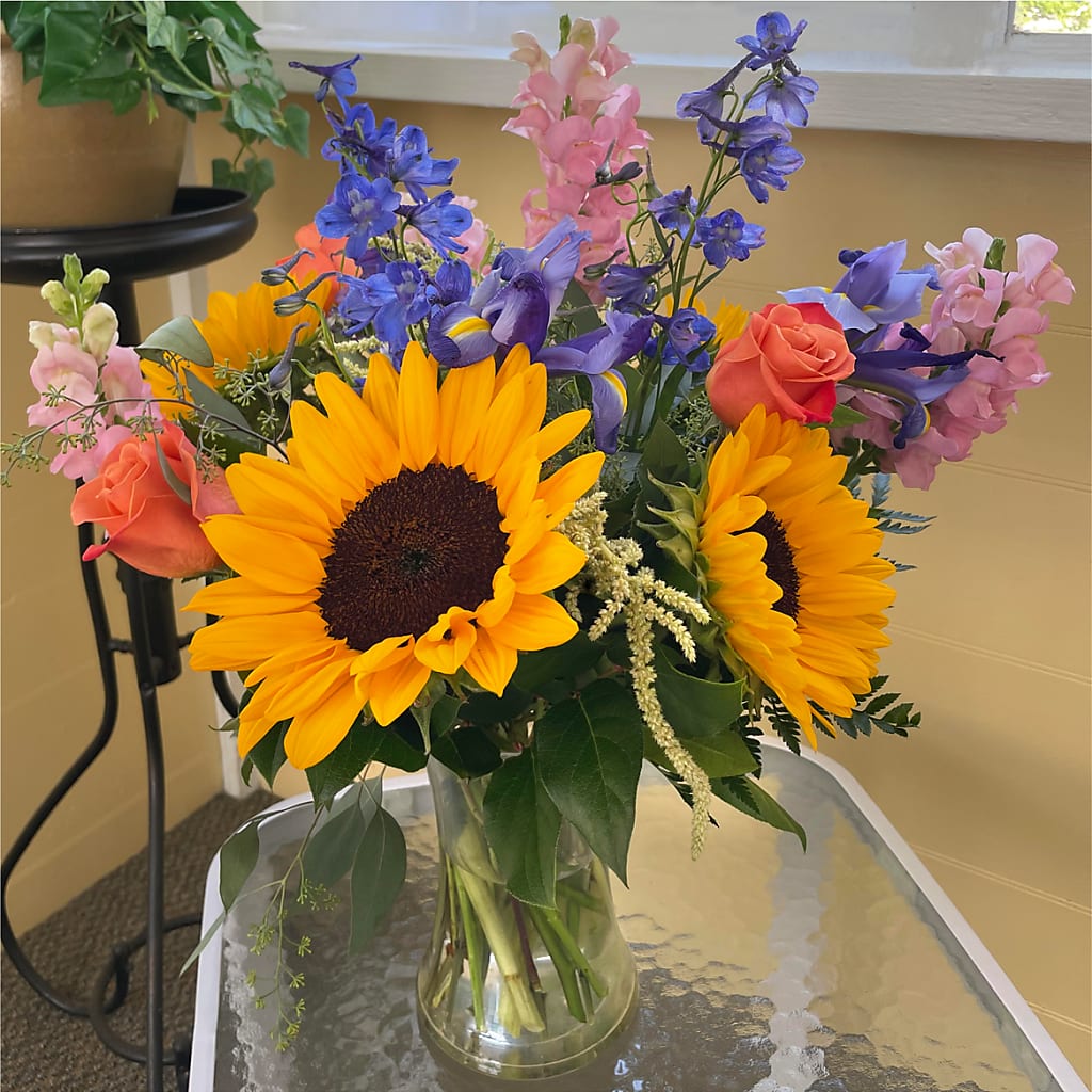 Rays of Life Bouquet –  More Than Flowers, Jackson MS