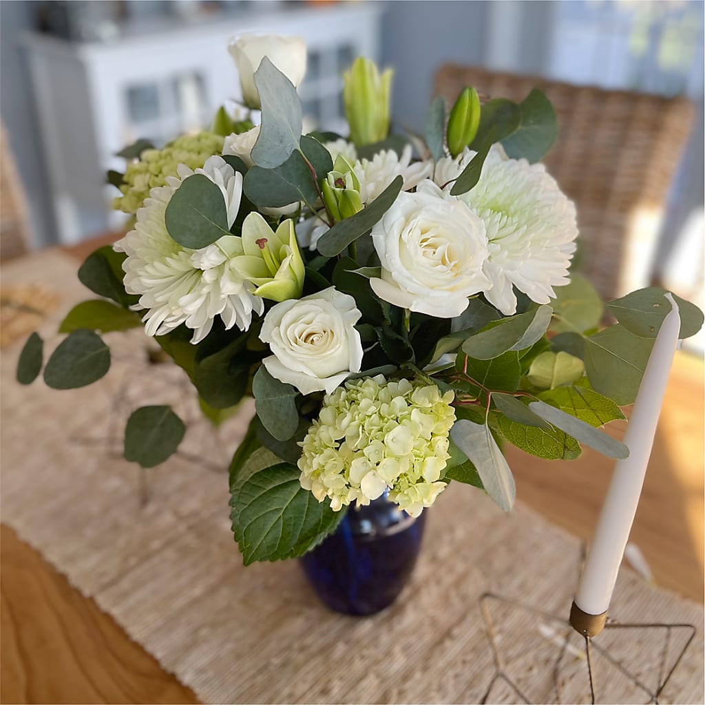Snowy Dreams Bouquet –  More Than Flowers, Jackson MS